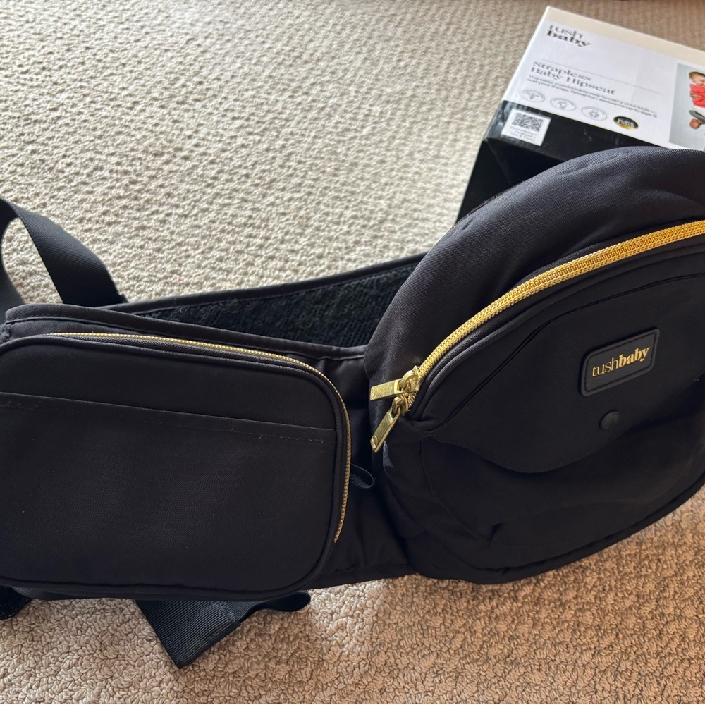 TushBaby Strapless Baby Hipseat - Picture 4 of 5